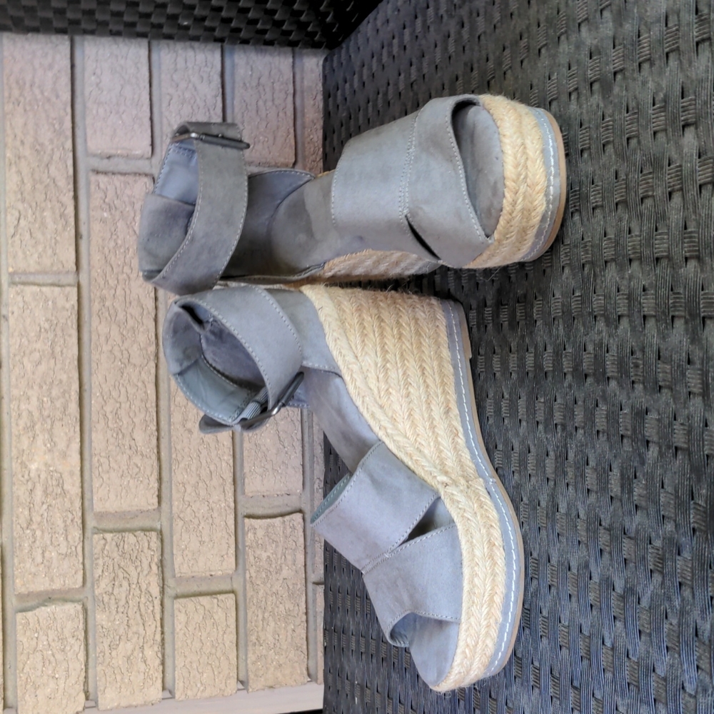 Universal Thread espadrille wedges